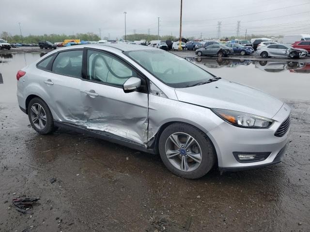 Vin: 1fadp3fe2hl339988, lot: 55362545, ford focus se 20174