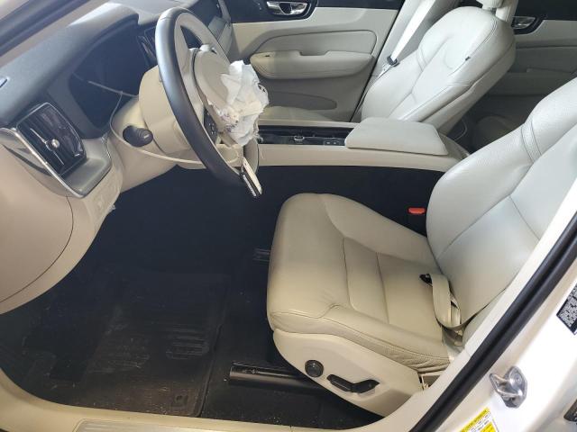 2018 VOLVO XC60 T5 LYV102RK5JB101138