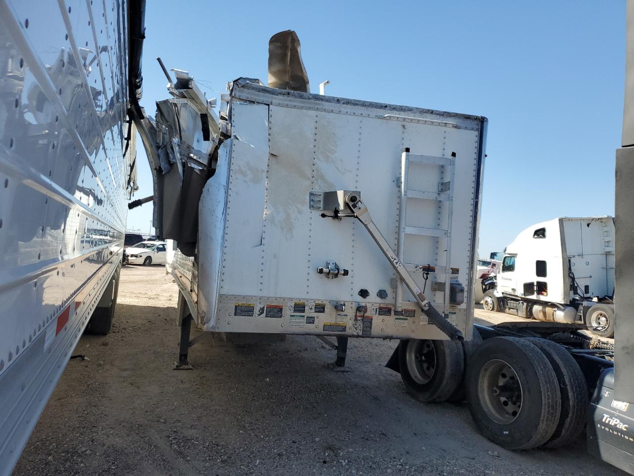 Lot #3202495708 2018 WILX HOPPER