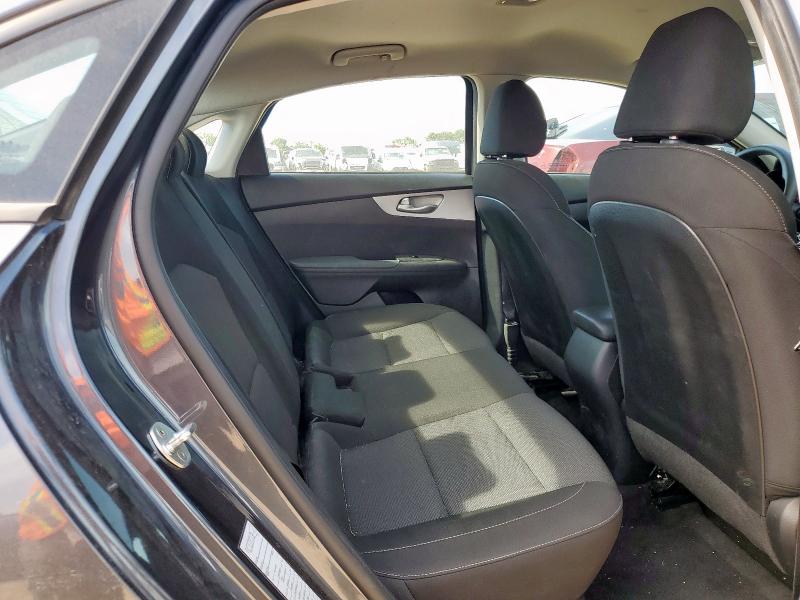 2023 KIA FORTE LX - 3KPF24AD0PE567923