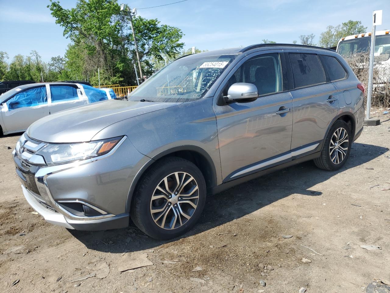 MITSUBISHI OUTLANDER SE