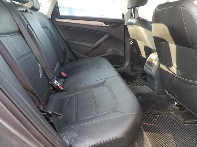 2015 VOLKSWAGEN PASSAT S - 1VWAT7A31FC076196