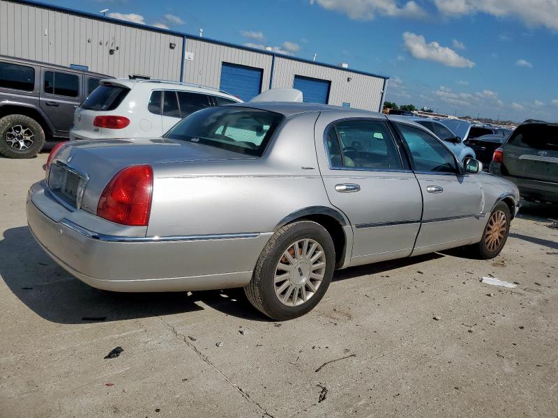 LINCOLN TOWN CAR S 2003 silver sedan 4d gas 1LNHM82W63Y648015 photo #4