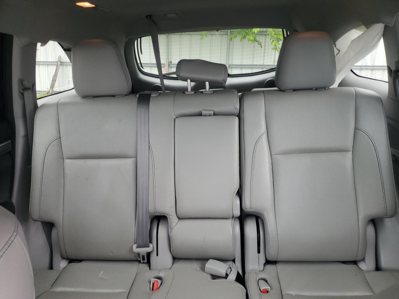 TOYOTA HIGHLANDER LIMITED