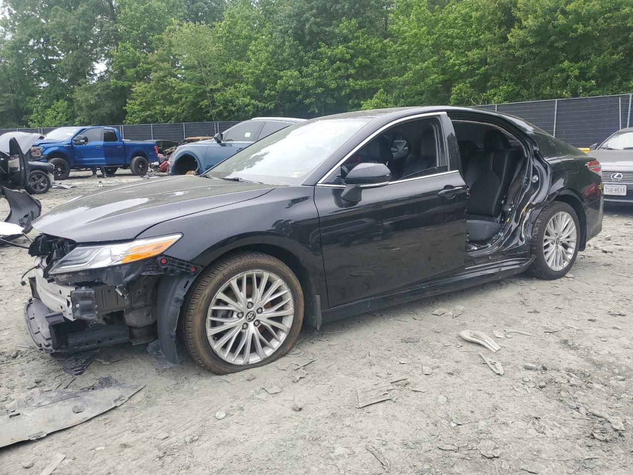TOYOTA CAMRY XLE
