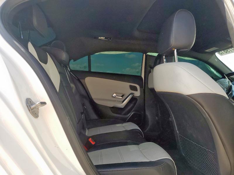 2019 MERCEDES-BENZ A 220 4MAT WDD3G4FB7KW013228