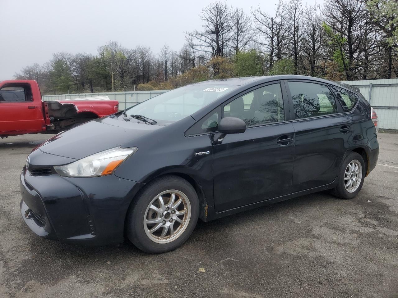 TOYOTA PRIUS V