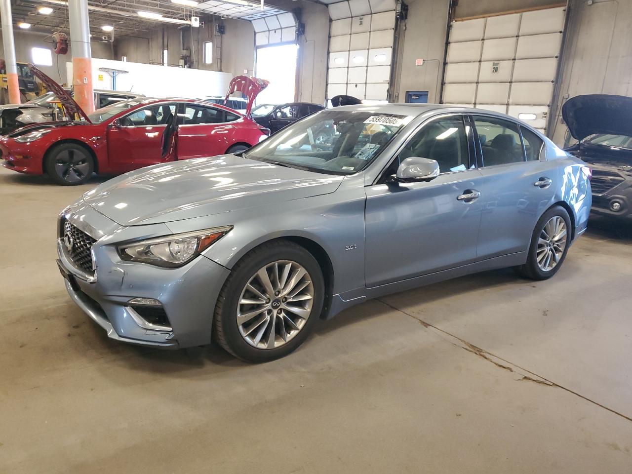 INFINITI Q50 LUXE