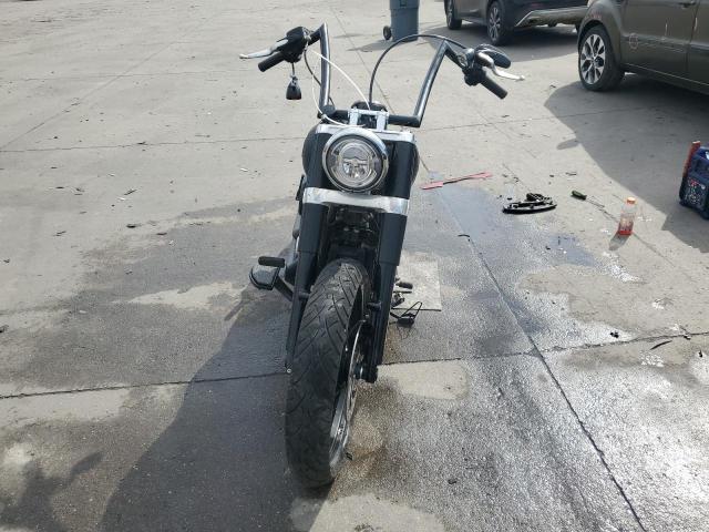 HARLEY-DAVIDSON FLSL 2020 black  gas 1HD1YDJ17LB072946 photo #3