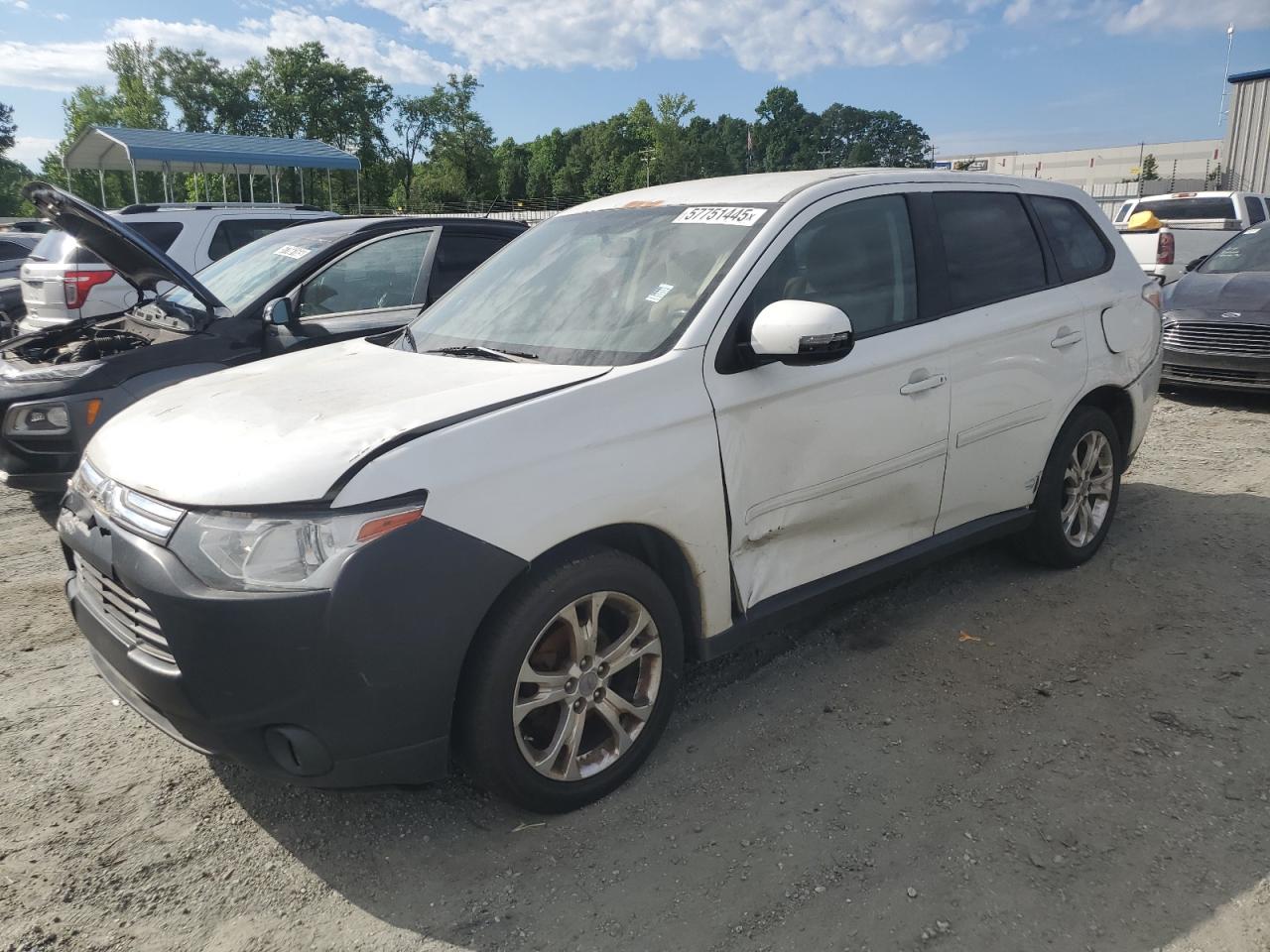 MITSUBISHI OUTLANDER SE