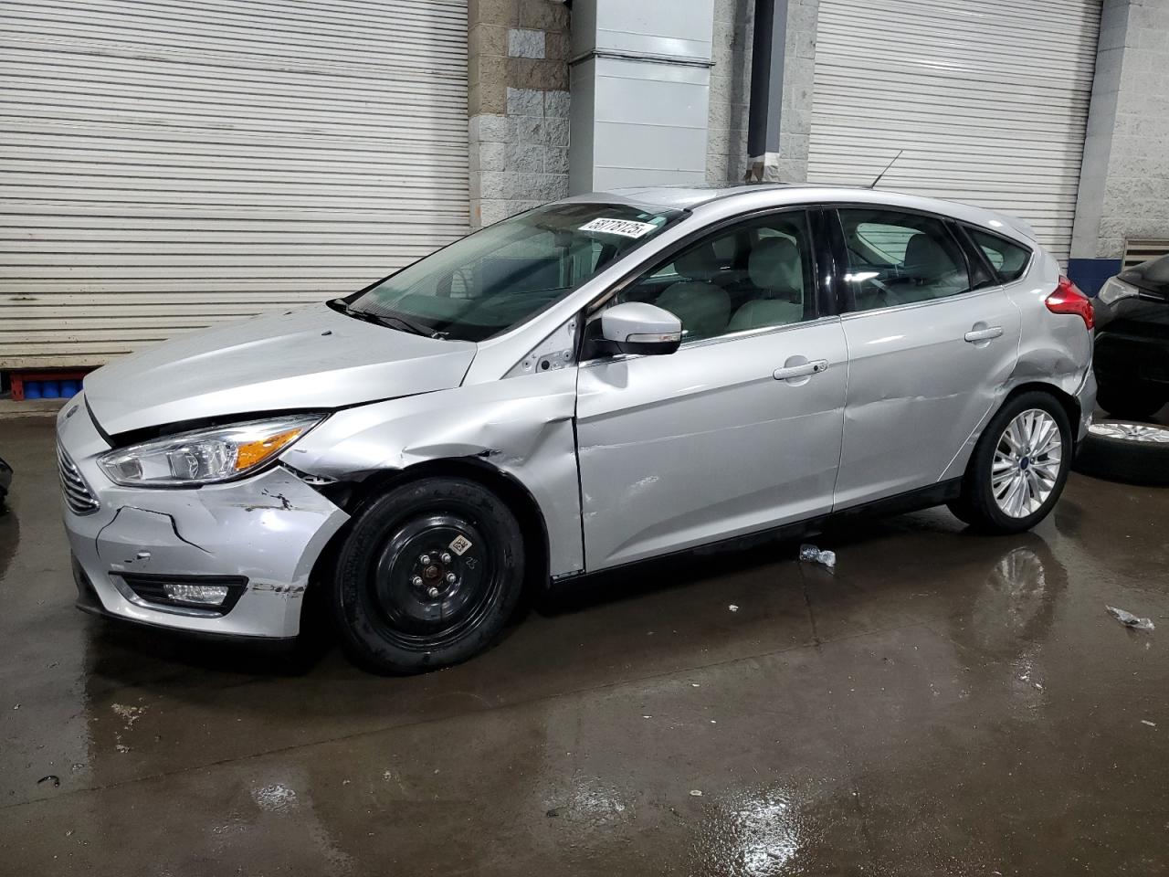 FORD FOCUS TITANIUM
