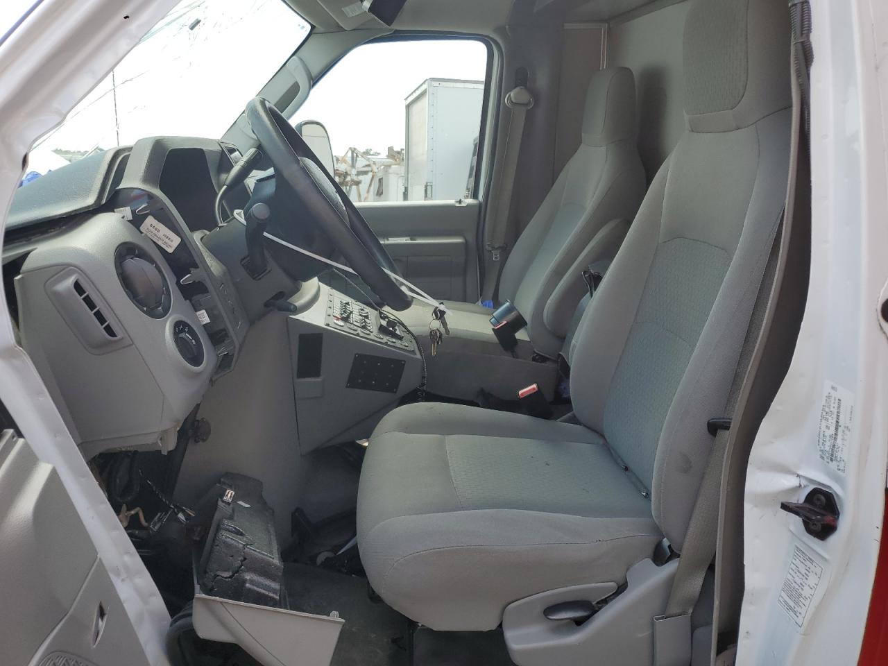 FORD ECONOLINE E450 SUPER DUTY CUTAWAY VAN