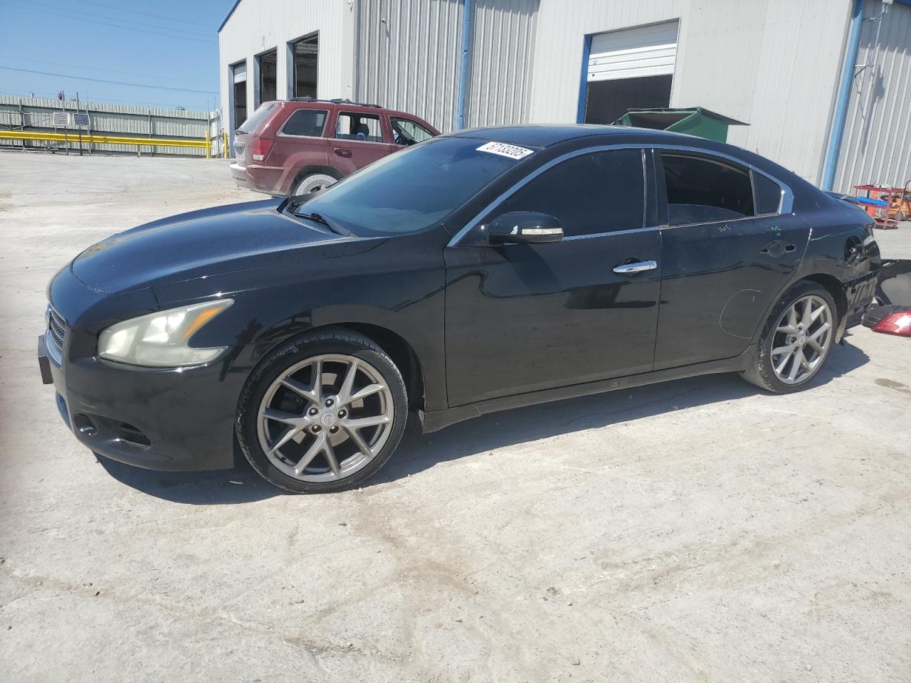 NISSAN MAXIMA S