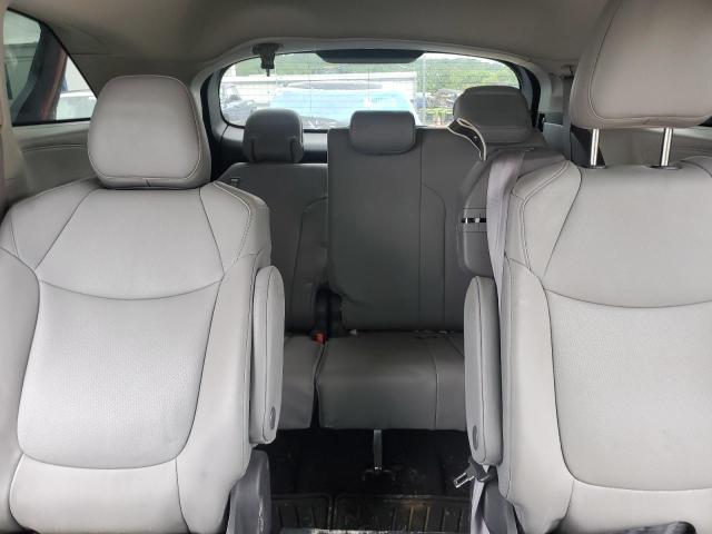 2022 TOYOTA SIENNA XLE 5TDYRKEC4NS094847
