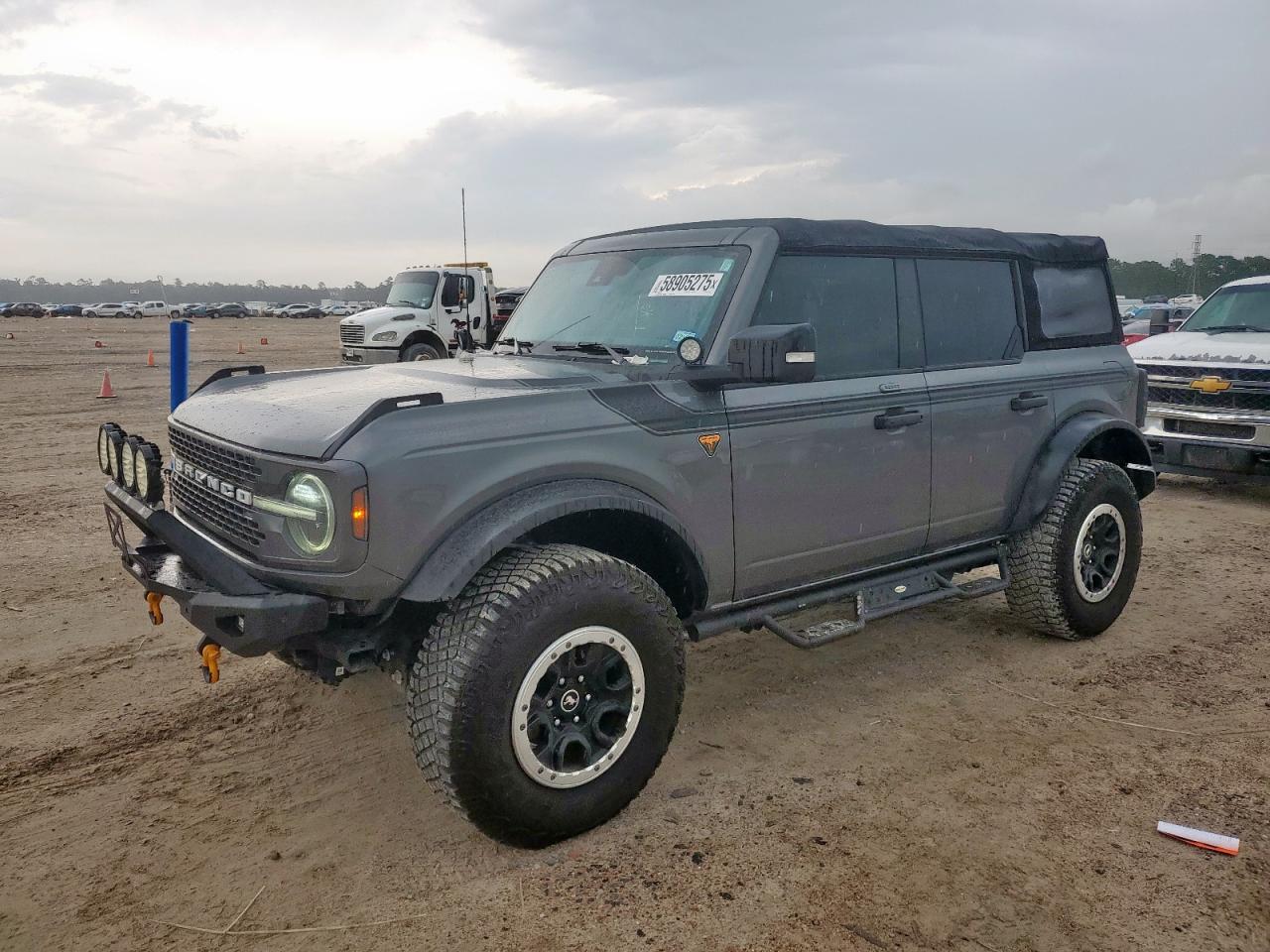  Salvage Ford Bronco