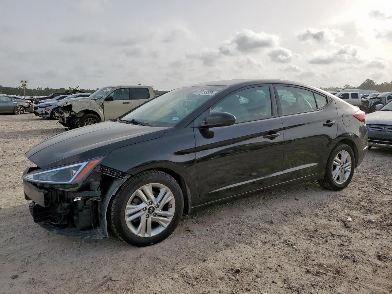 HYUNDAI ELANTRA SEL