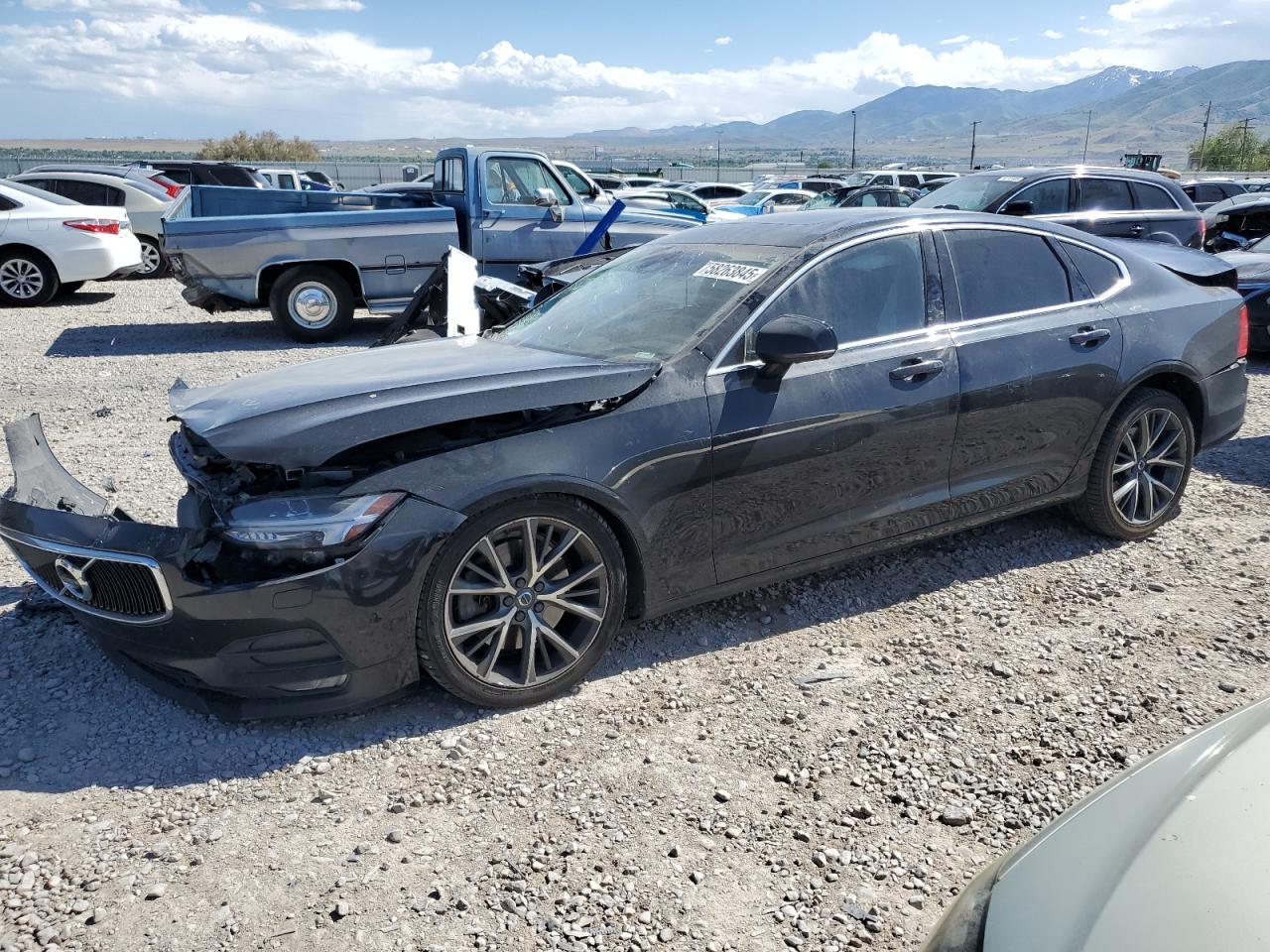 VOLVO S90 T6 MOMENTUM