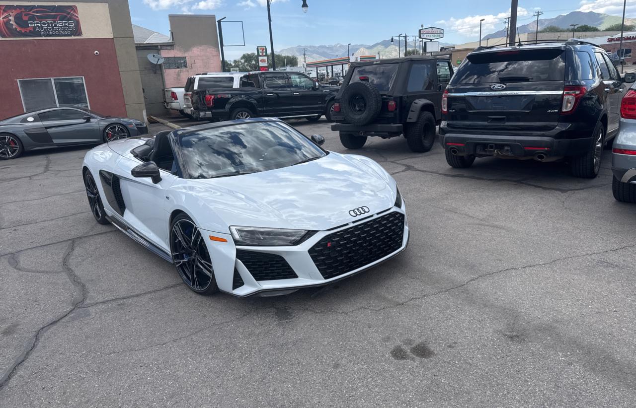 AUDI R8