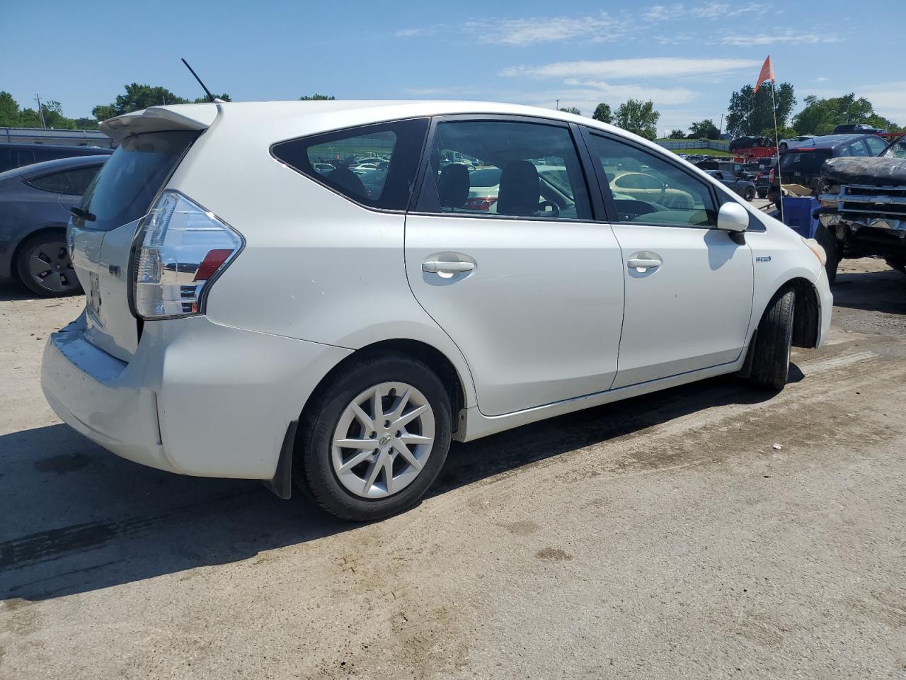 TOYOTA PRIUS V