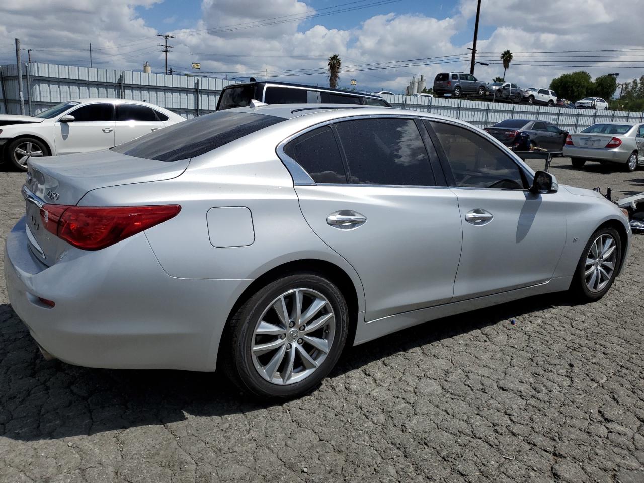 INFINITI Q50 2015