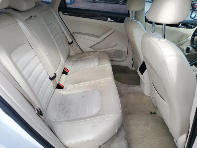 2015 VOLKSWAGEN PASSAT SEL - 1VWCV7A38FC089319