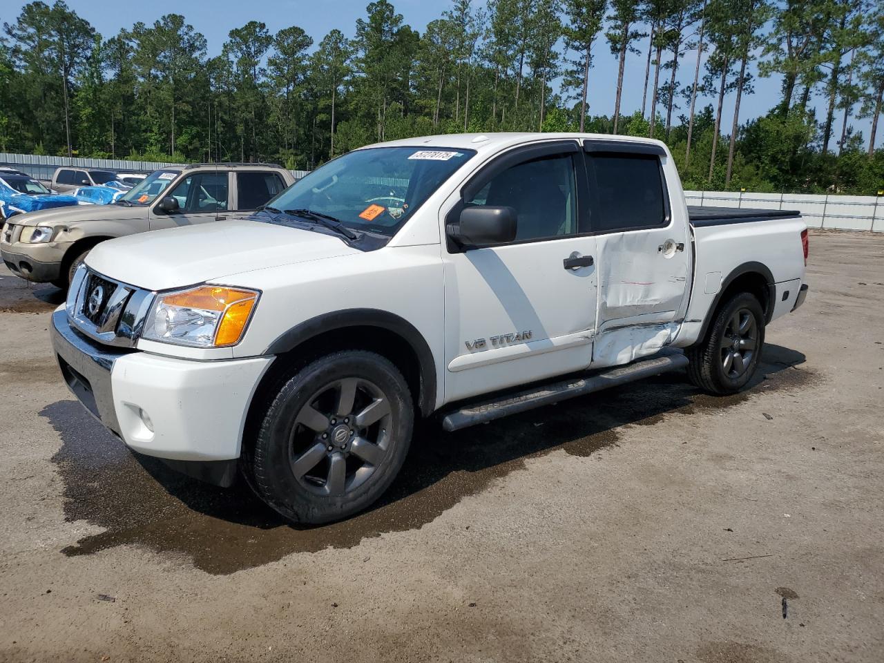 NISSAN TITAN S