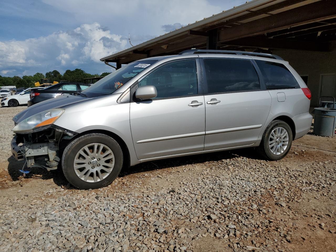 TOYOTA SIENNA XLE