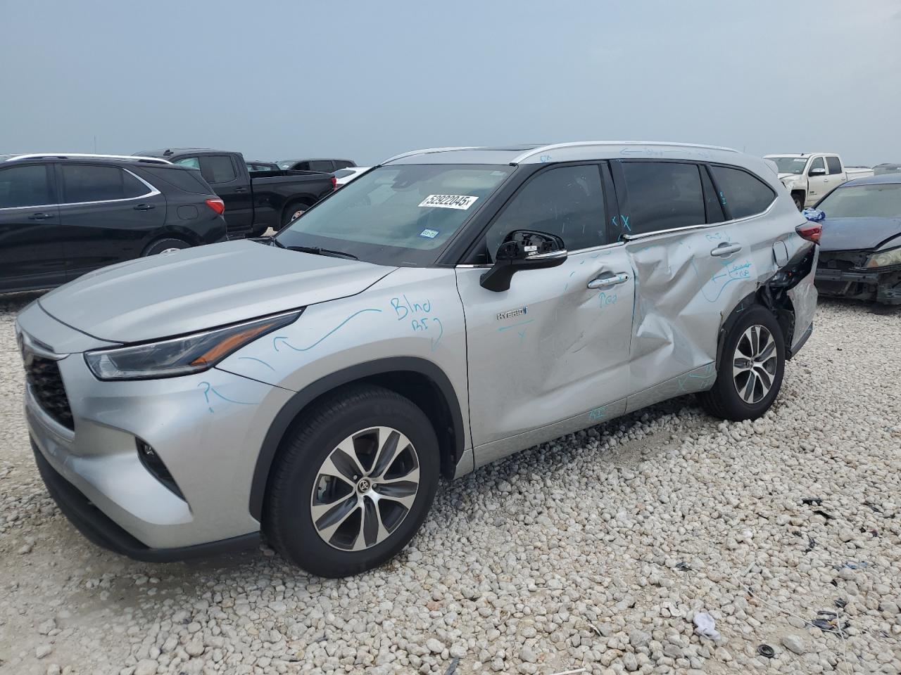 TOYOTA HIGHLANDER HYBRID XLE