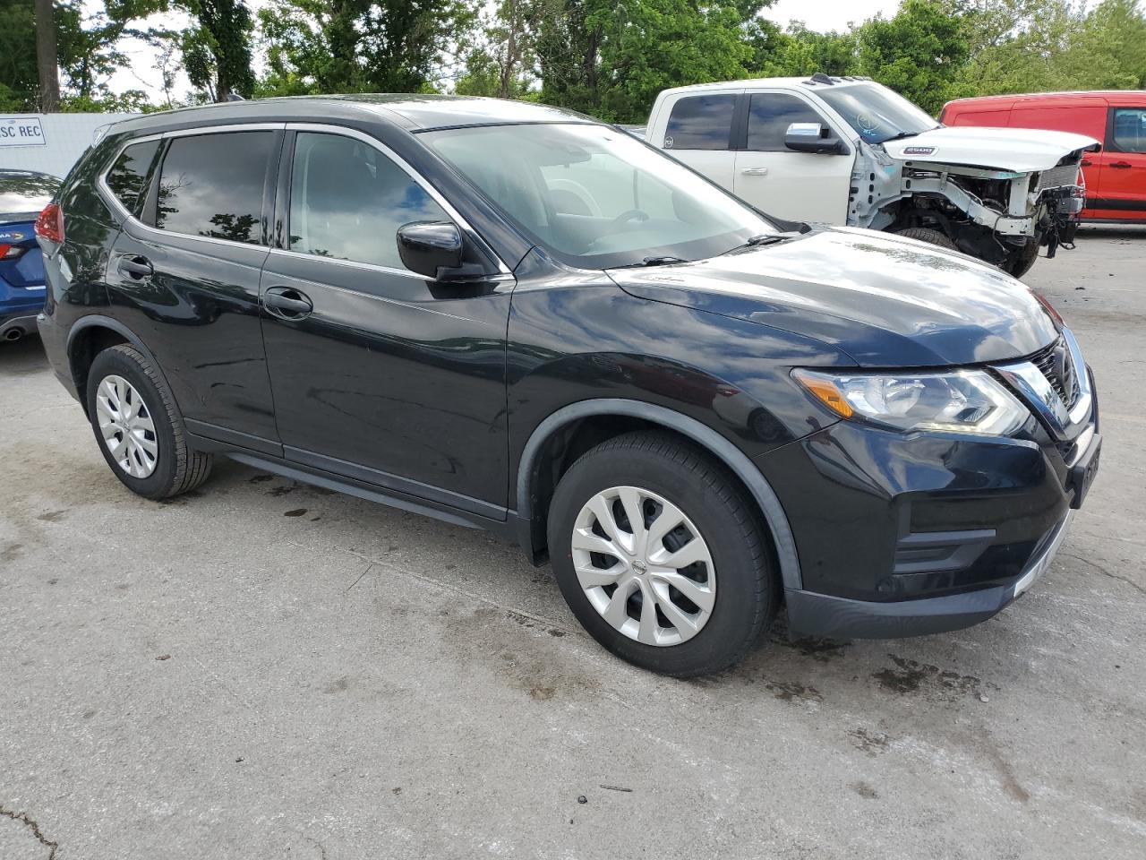 Nissan Rogue s 2020