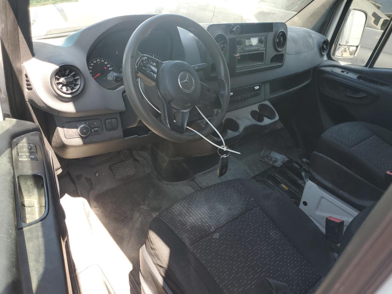 MERCEDES-BENZ SPRINTER 2500