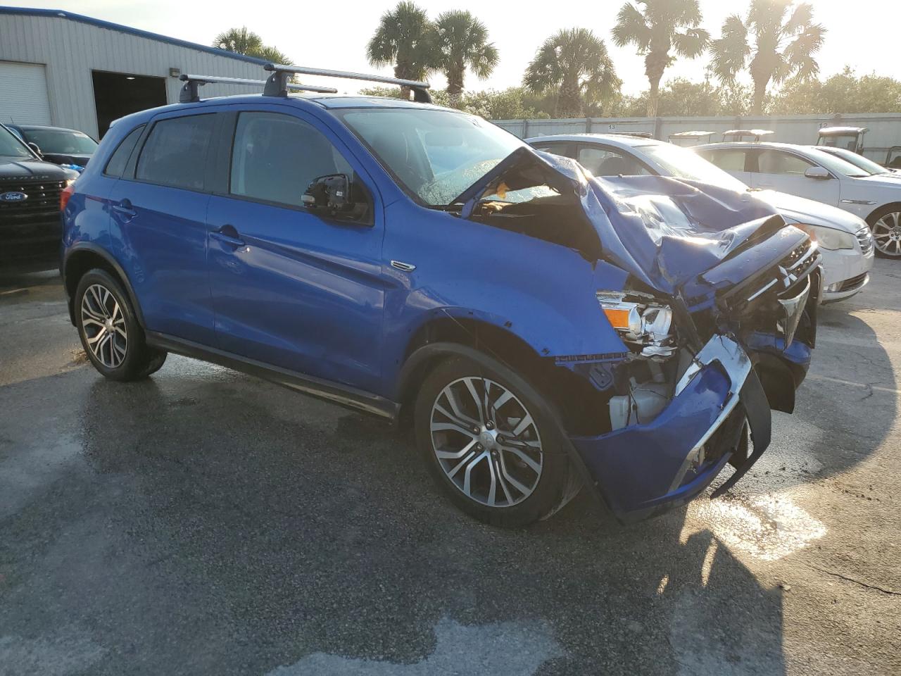 MITSUBISHI OUTLANDER ES