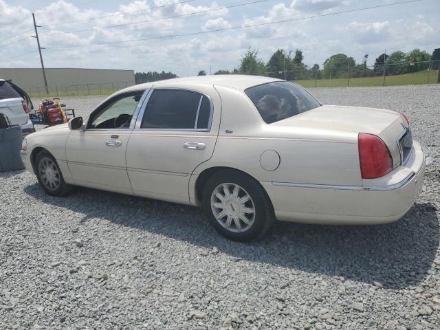 LINCOLN TOWN CAR C 2003 gold  gas 1LNHM83W73Y604393 photo #3