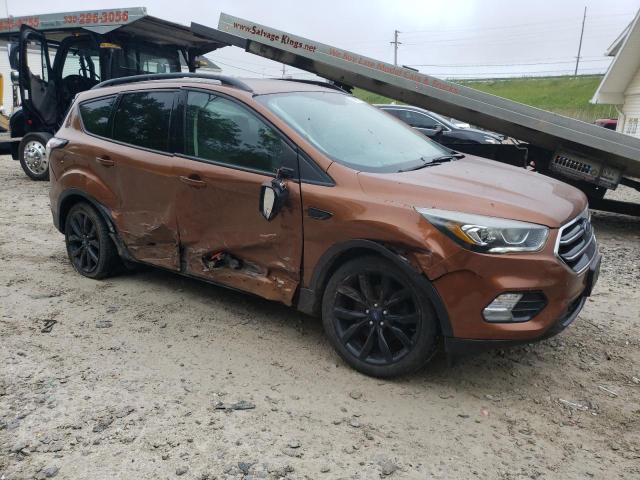 Vin: 1fmcu9gd0huc46089, lot: 58699775, ford escape se 20174