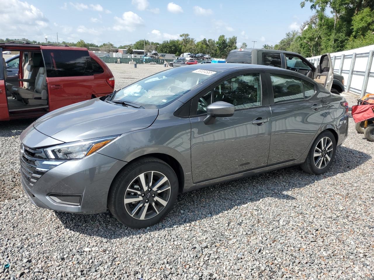 NISSAN VERSA SV