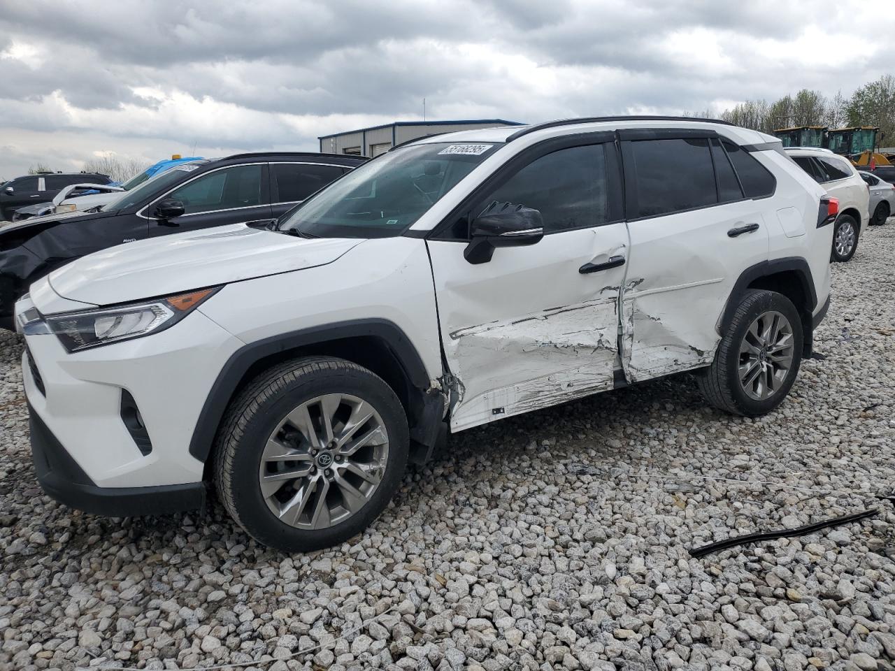 TOYOTA RAV4 XLE PREMIUM