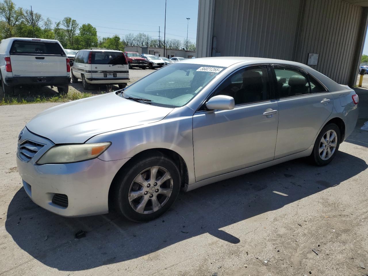 TOYOTA CAMRY BASE