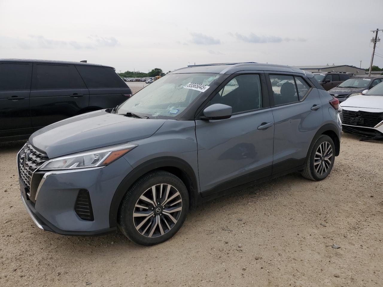 NISSAN KICKS SV