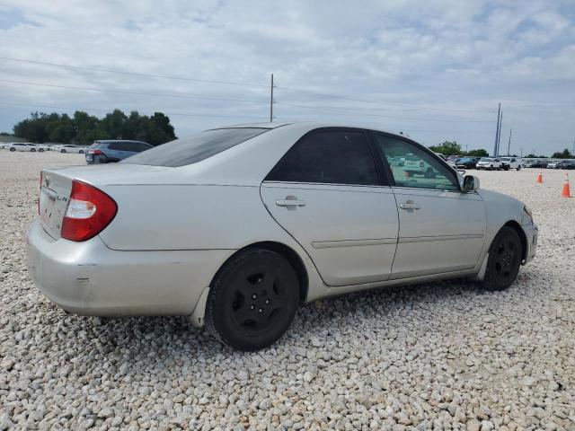 TOYOTA CAMRY LE 2002 silver sedan 4d gas 4T1BF32K12U519069 photo #4