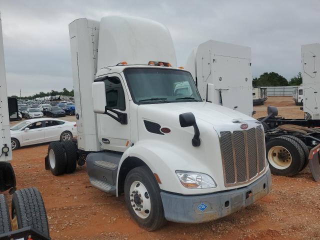 PETERBILT 579 2017 white tractor compressed natural gas 1NPBAH8X9HD421475 photo #1