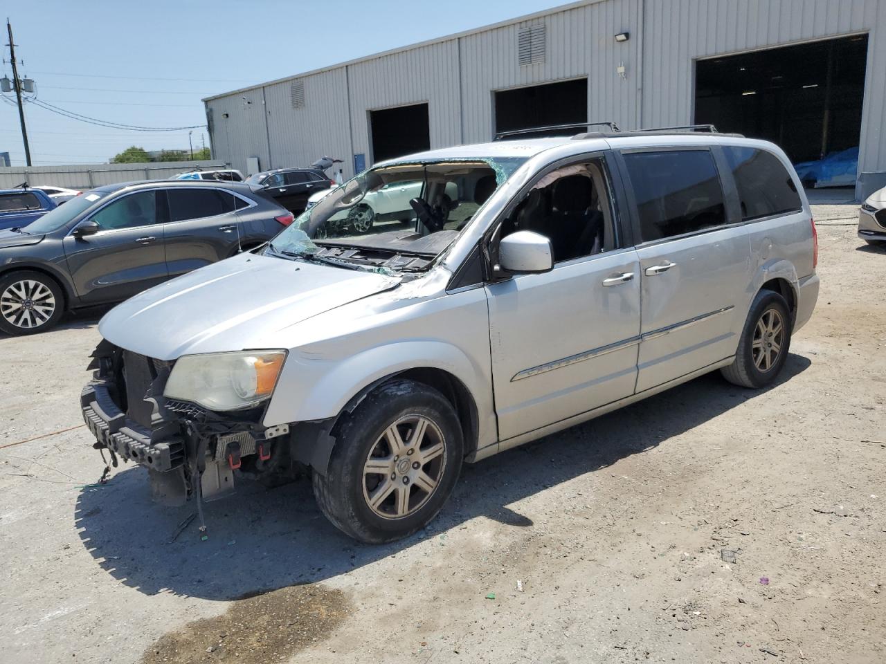 CHRYSLER TOWN & COUNTRY TOURING