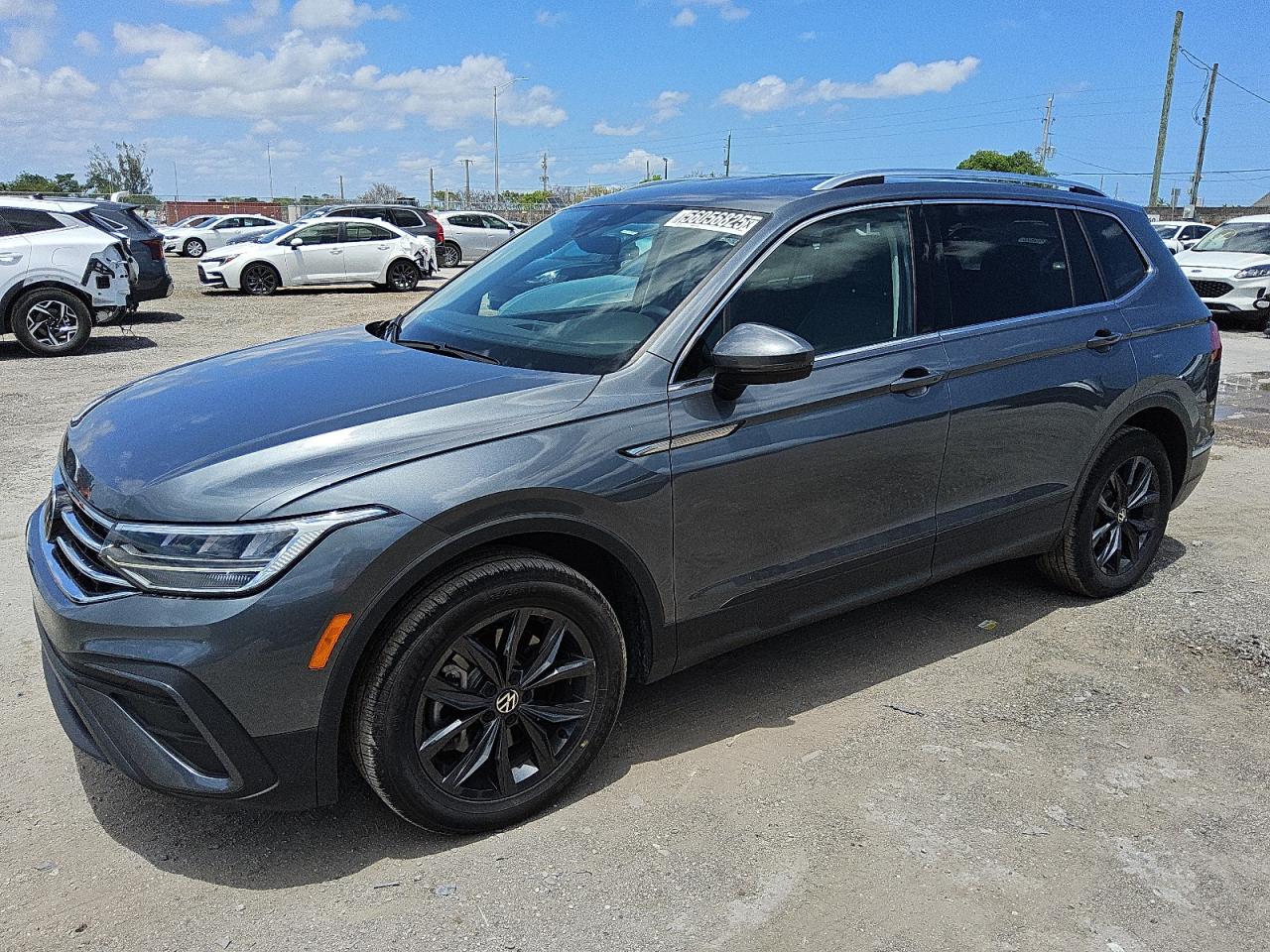 VOLKSWAGEN TIGUAN SE