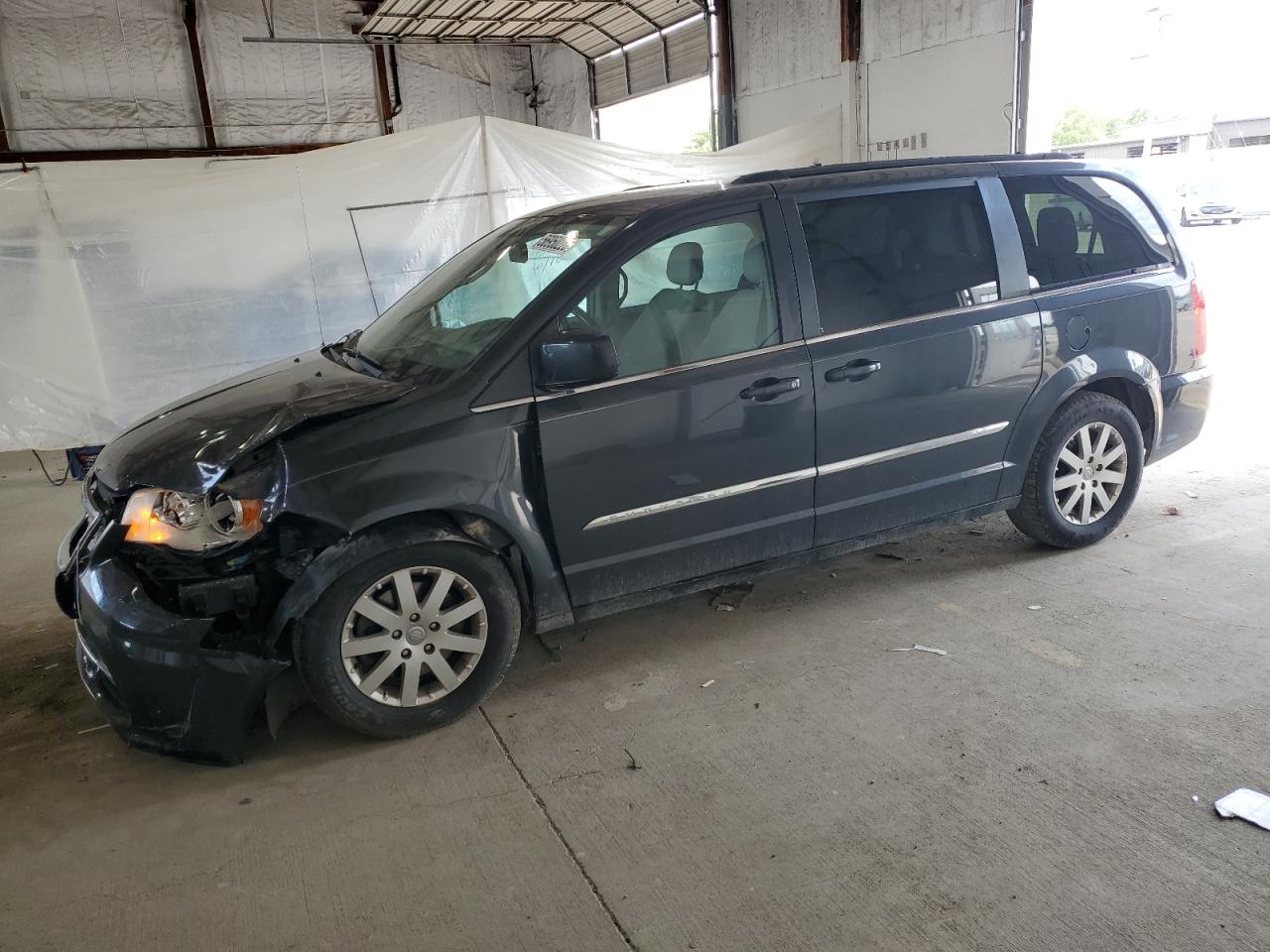  Salvage Chrysler Minivan