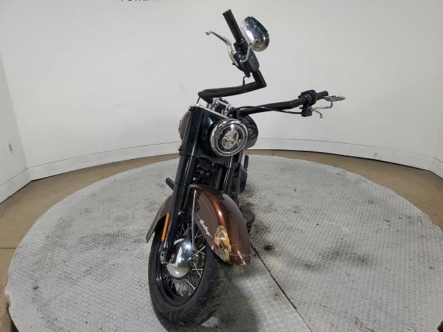 2019 HARLEY-DAVIDSON FLHC 1HD1YAJ27KB025017
