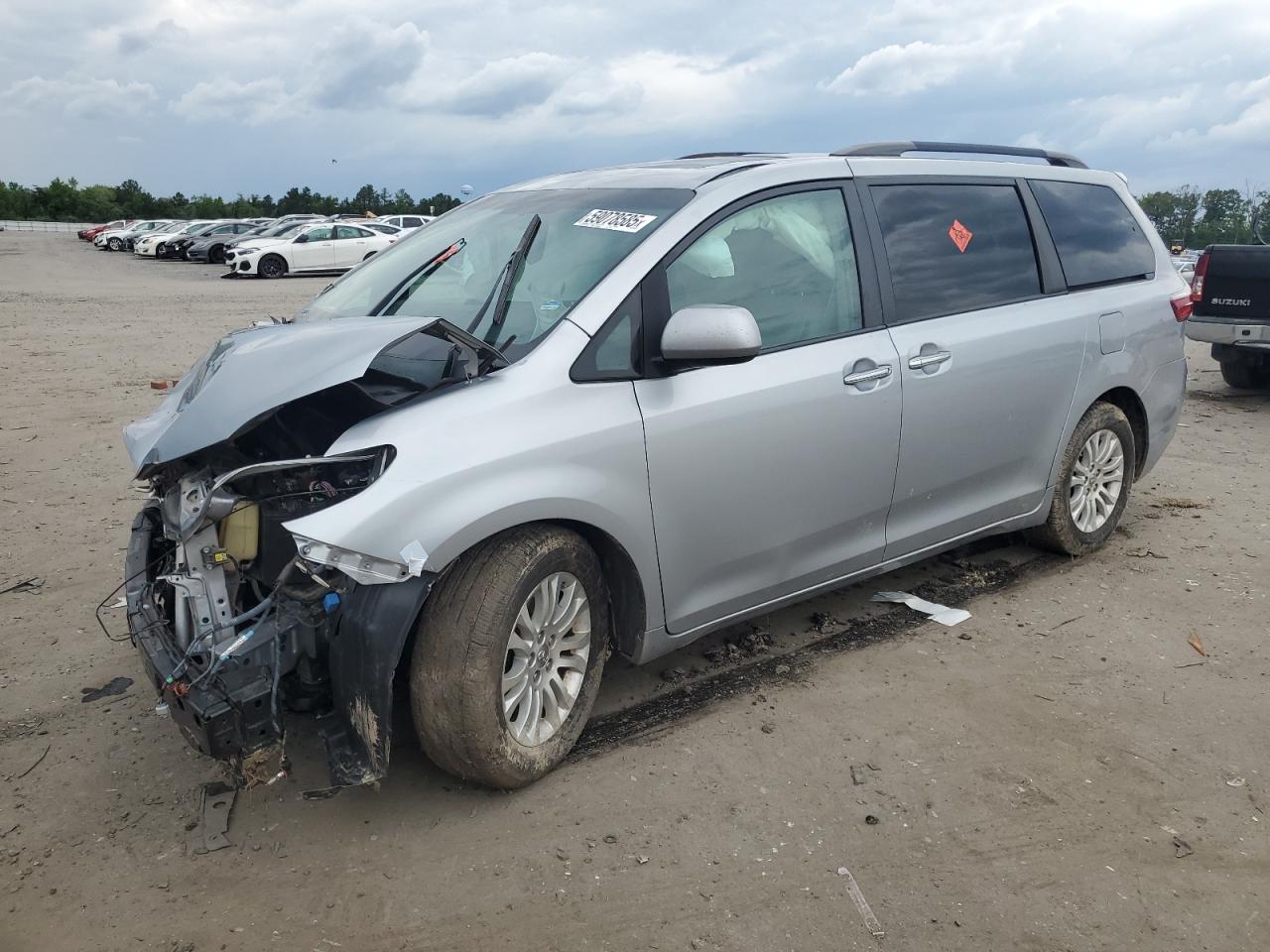 TOYOTA SIENNA XLE