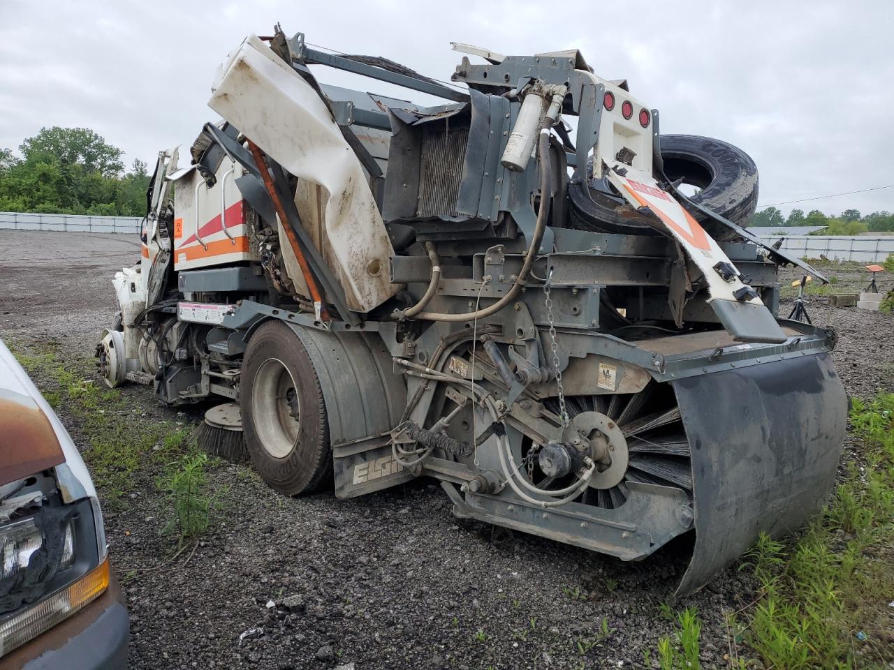 Lot #3229663256 2017 INTERNATIONAL 4000 4400