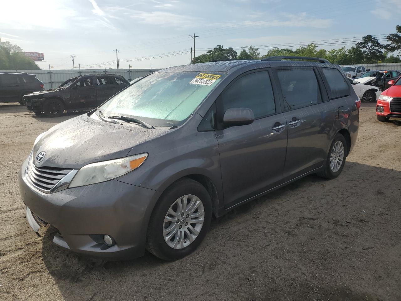 TOYOTA SIENNA XLE