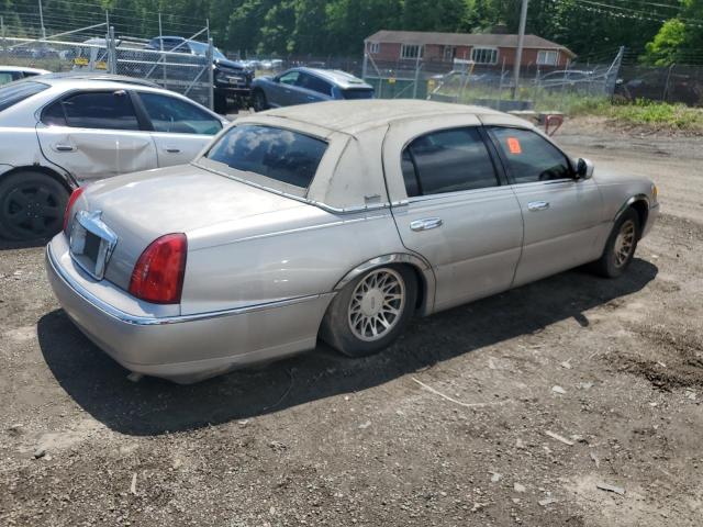 LINCOLN TOWN CAR S 2000 gold sedan 4d gas 1LNHM82W1YY765928 photo #4