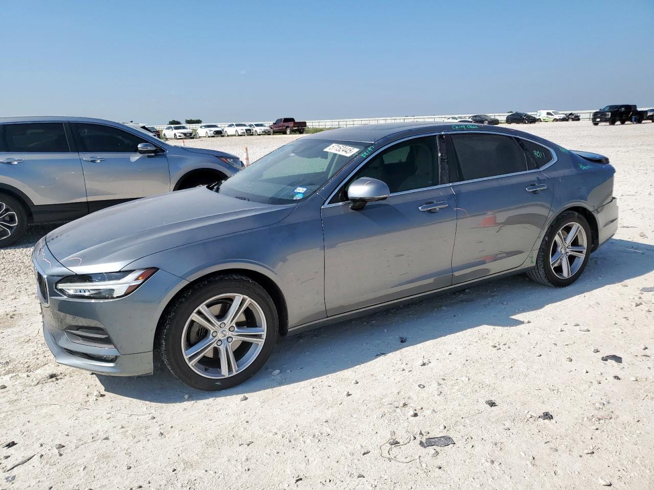 VOLVO S90 T5 MOMENTUM