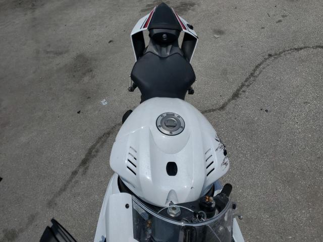 2019 YAMAHA YZFR6 JYARJ28E1KA004423
