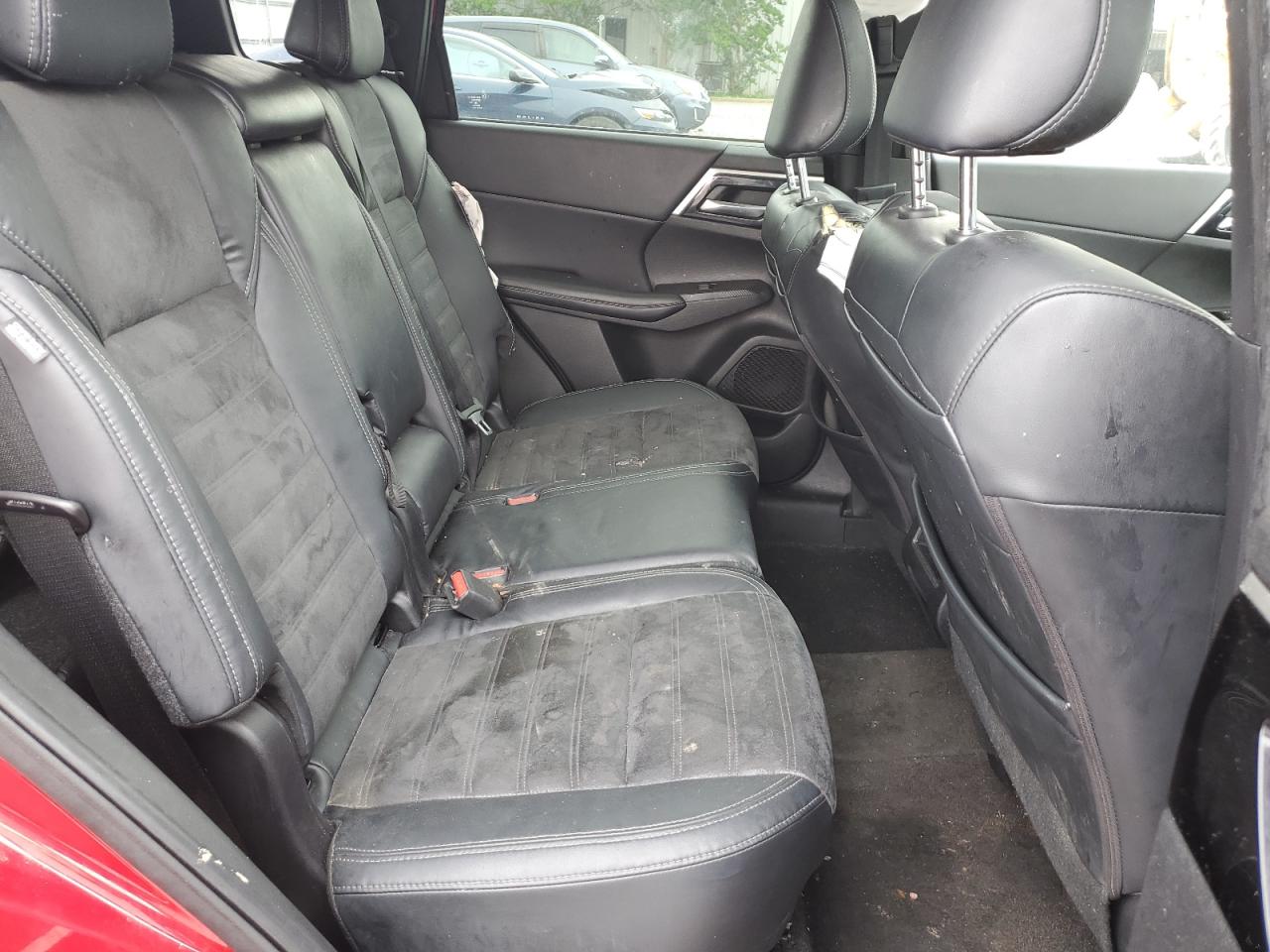 MITSUBISHI OUTLANDER SE